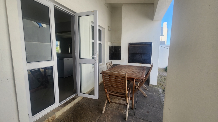 4 Bedroom Property for Sale in Westcliff Western Cape